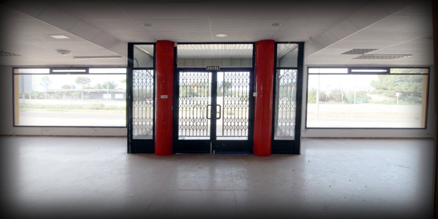 Industrial in Aspe to rent Interior Photo- Image 1 of 17