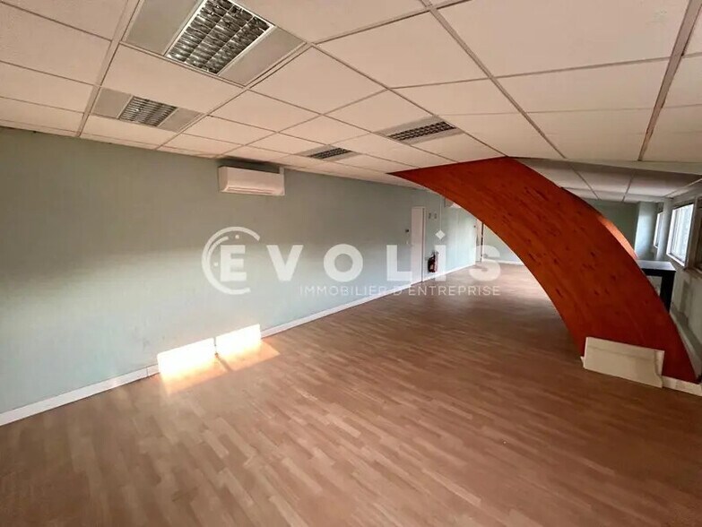 Office in Wissous to rent - Interior Photo - Image 3 of 12