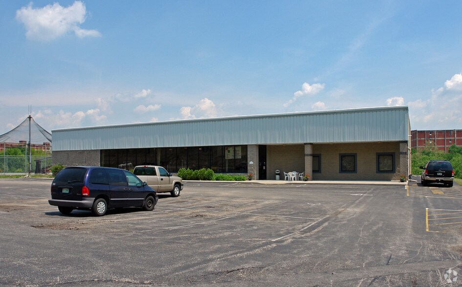 150 Industrial Dr, Lawrenceburg, IN for rent - Primary Photo - Image 1 of 26