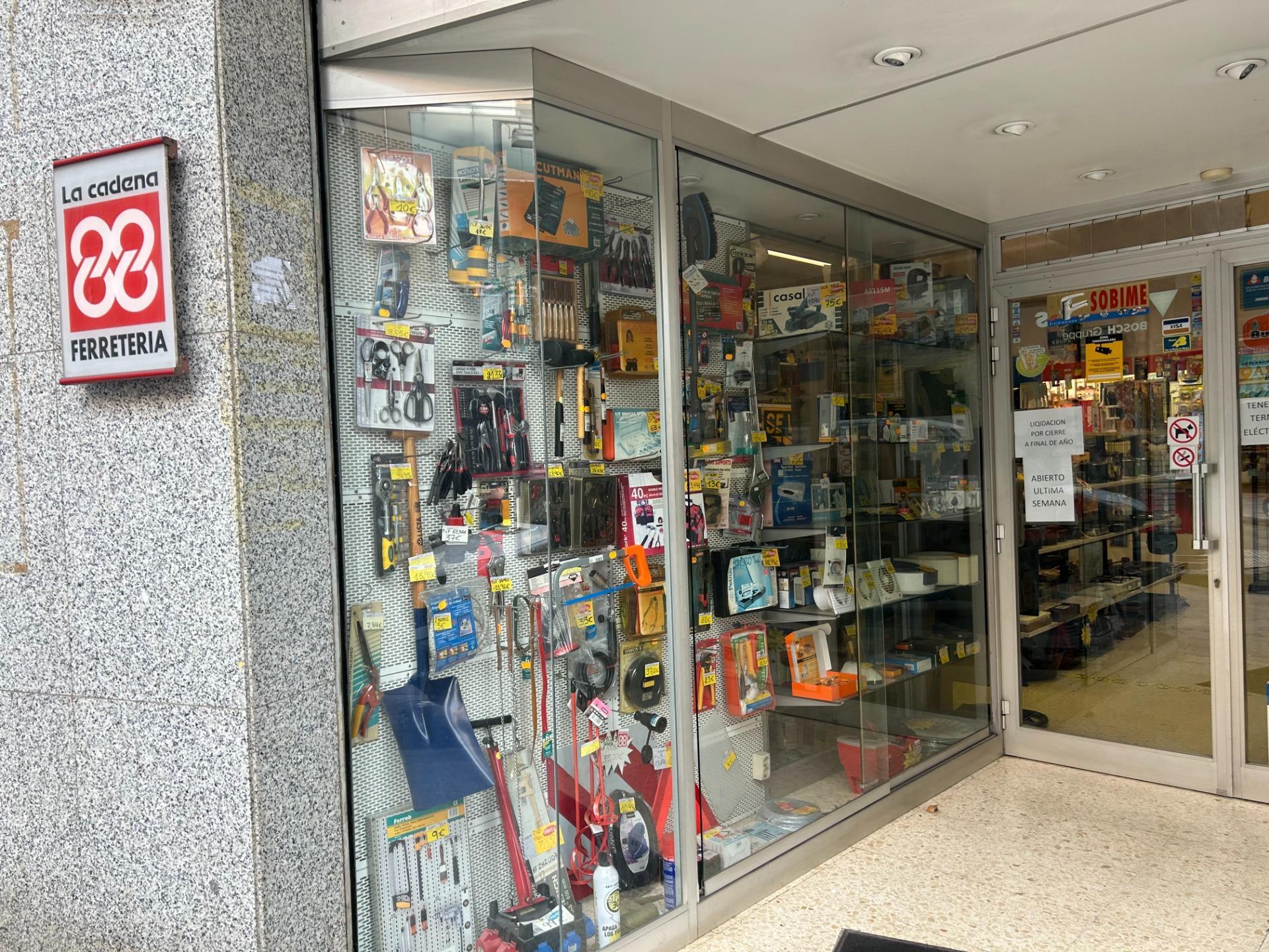 Retail in Badalona, Barcelona to rent Interior Photo- Image 1 of 26