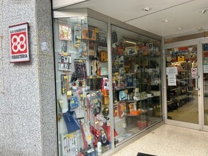 Retail in Badalona, Barcelona to rent Interior Photo- Image 2 of 27