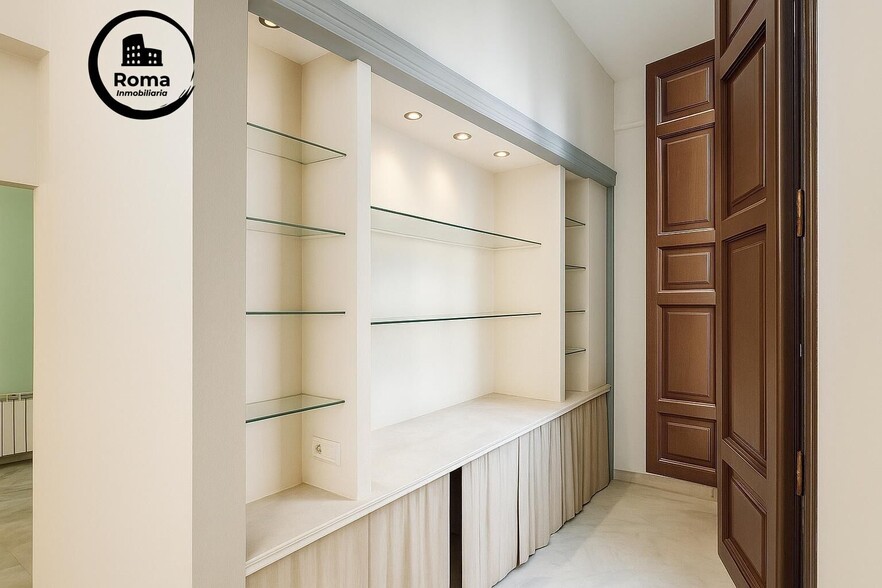 Office in Granada to rent - Interior Photo - Image 3 of 4