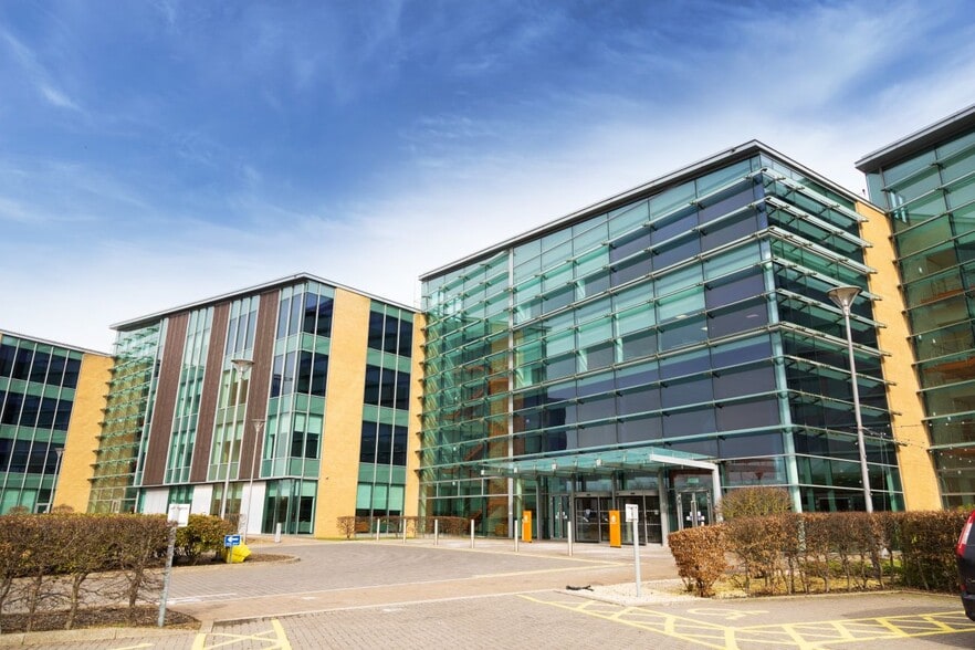 Cygnet Way, Houghton Le Spring to rent - Building Photo - Image 3 of 4