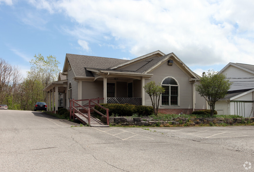 4503 Logan Way, Hubbard, OH for sale - Primary Photo - Image 1 of 1