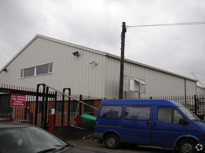 39-41 Markfield Rd, London to rent - Building Photo - Image 2 of 8