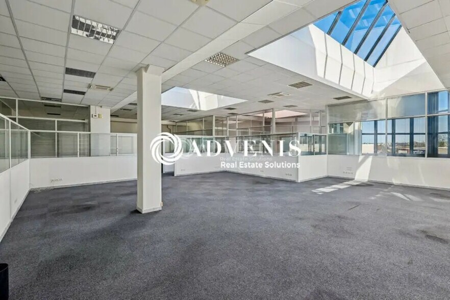 Office in Champigny-sur-Marne to rent - Interior Photo - Image 2 of 12
