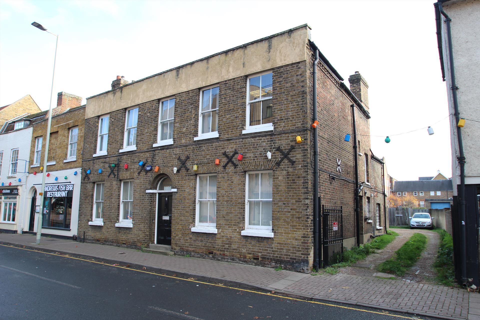 11 Amwell End, Ware to rent Building Photo- Image 1 of 5