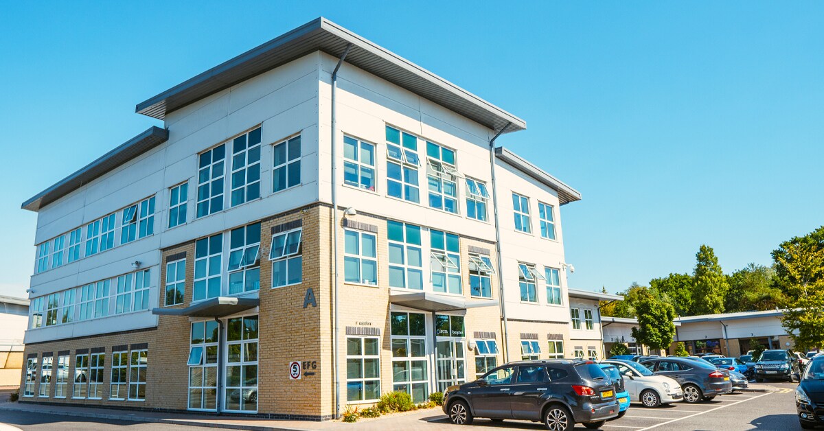 Holyrood Close, Poole to rent Building Photo- Image 1 of 8