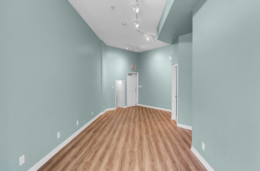 12185 Beecher St, White Rock, BC for sale - Primary Photo - Image 1 of 1