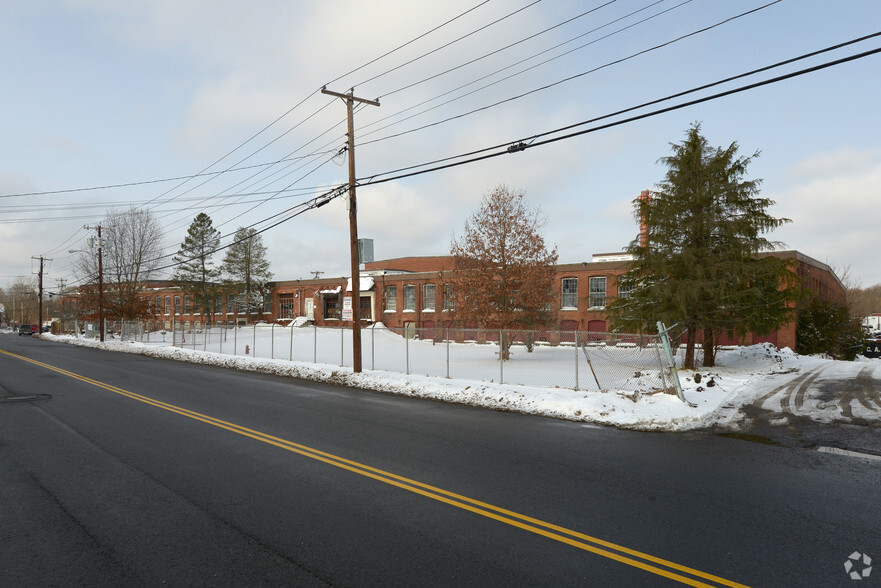 437 Whittenton St, Taunton, MA for sale - Primary Photo - Image 1 of 1