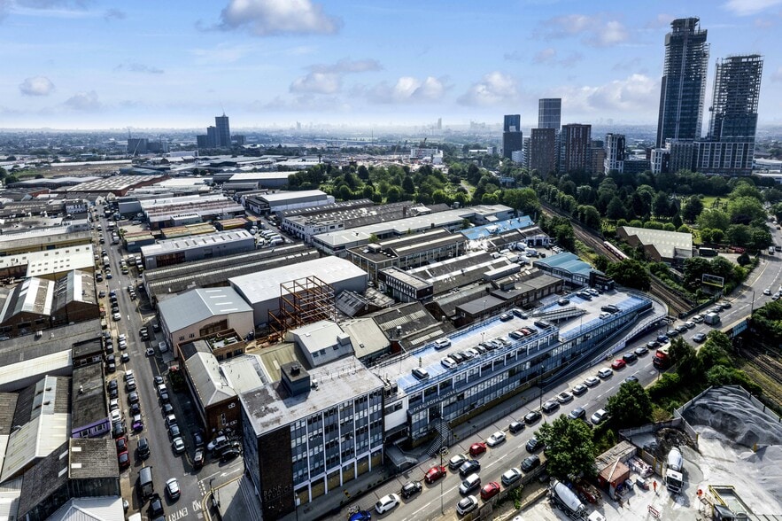 21-23 Park Royal Rd, London to rent - Building Photo - Image 2 of 18