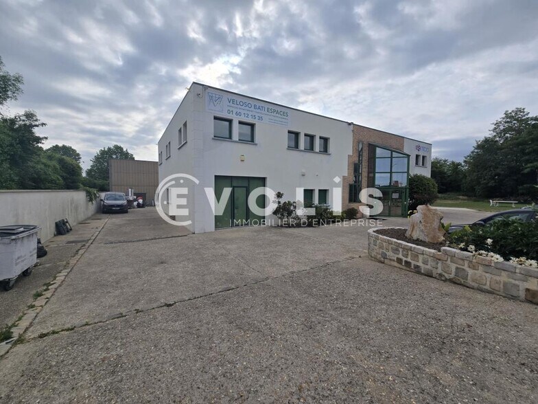 Office in Gometz Le Chatel to rent - Building Photo - Image 1 of 6