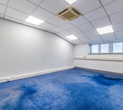 Briar Clos, Evesham to rent Interior Photo- Image 1 of 7