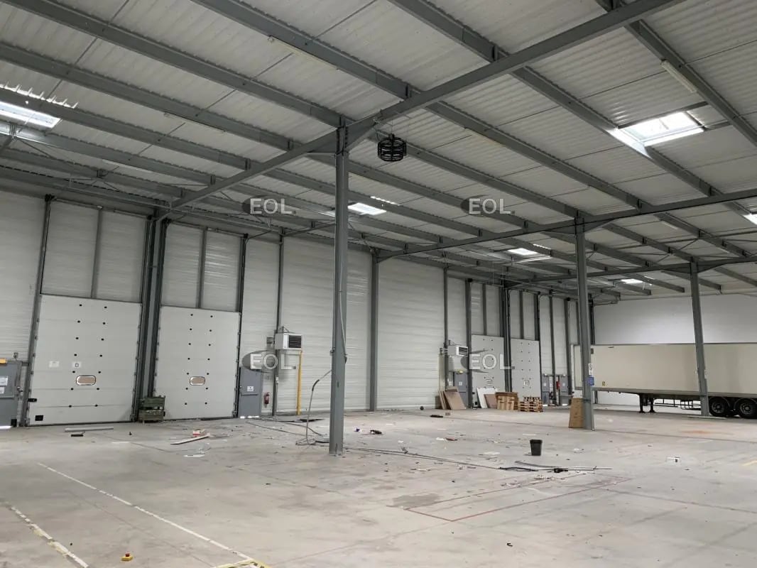 Industrial in Moissy-Cramayel to rent Interior Photo- Image 1 of 10