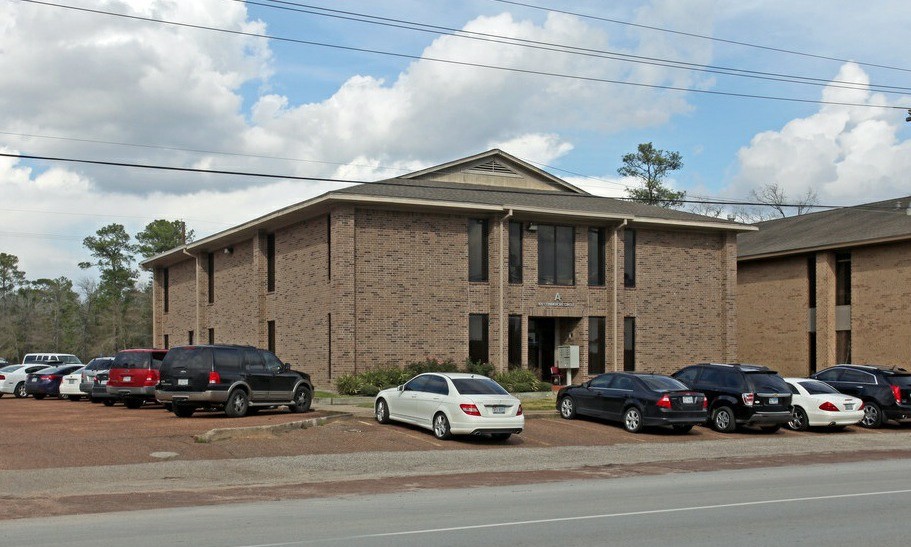 100 Commercial Cir, Conroe, TX for rent - Building Photo - Image 1 of 5