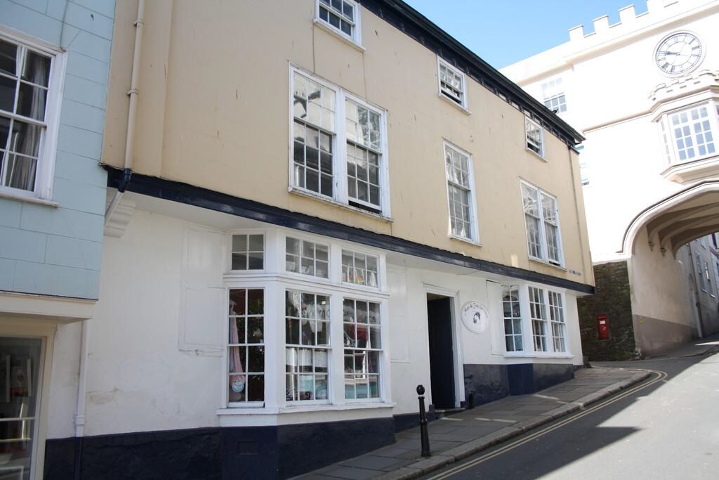 74 Fore St, Totnes for sale Primary Photo- Image 1 of 1