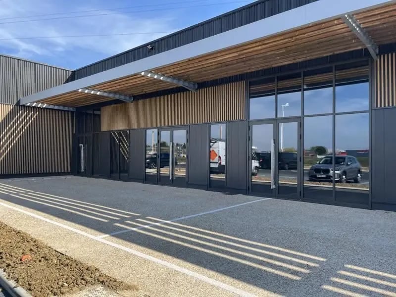 Location Commerce 111 m² - Photo 1