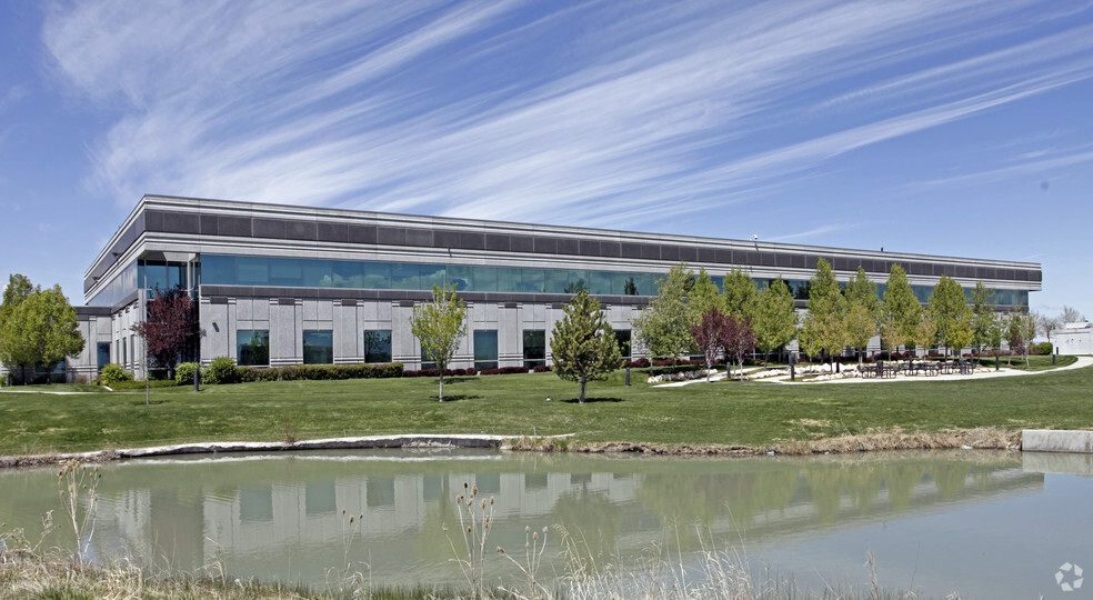 2737 S Corporate Park Dr, West Valley City, UT for rent - Primary Photo - Image 1 of 8