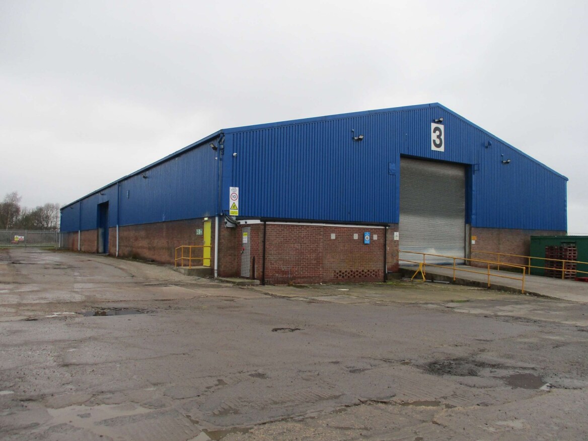 Gamston Airfield, Sutton to rent Building Photo- Image 1 of 6