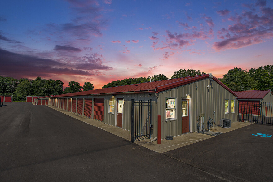 Tulip City / M40 Self Storage - UPDATED portfolio of 2 properties for sale on LoopNet.co.uk - Building Photo - Image 2 of 19