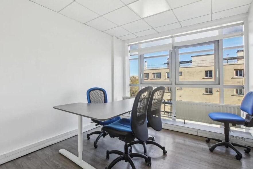 Office in Paris for sale - Interior Photo - Image 3 of 8