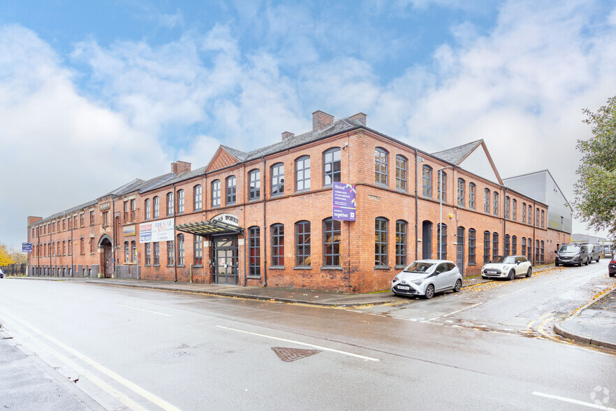 College Rd, Stoke On Trent for rent - Primary Photo - Image 1 of 4