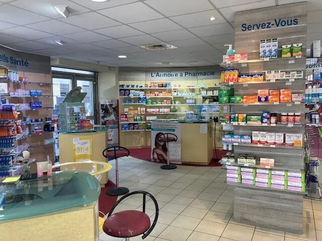 Retail in Lyon to rent Building Photo- Image 1 of 12