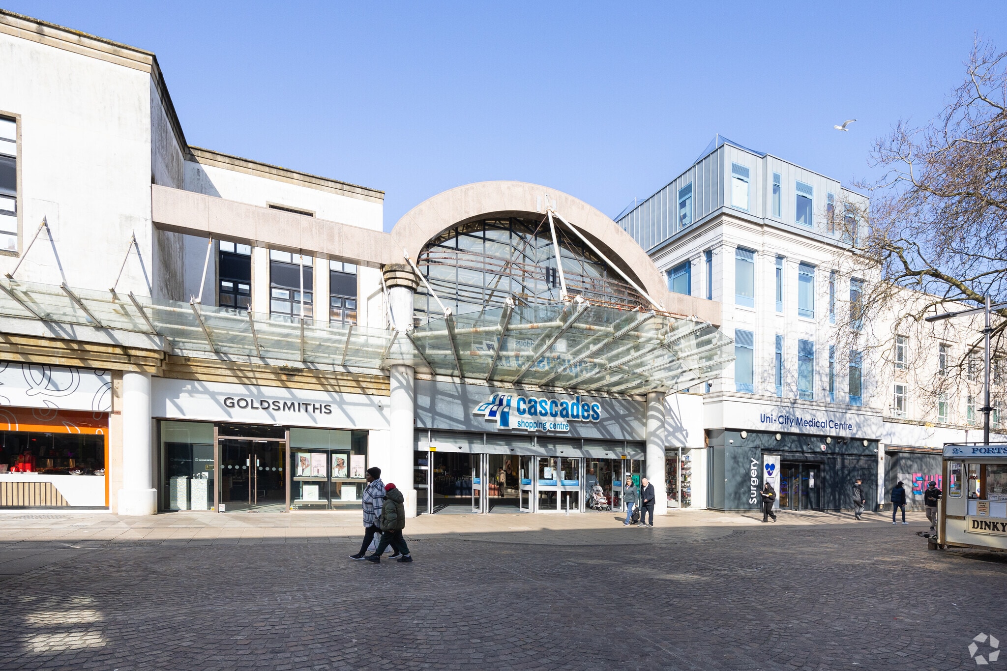 Commercial Rd, Portsmouth to rent Primary Photo- Image 1 of 19