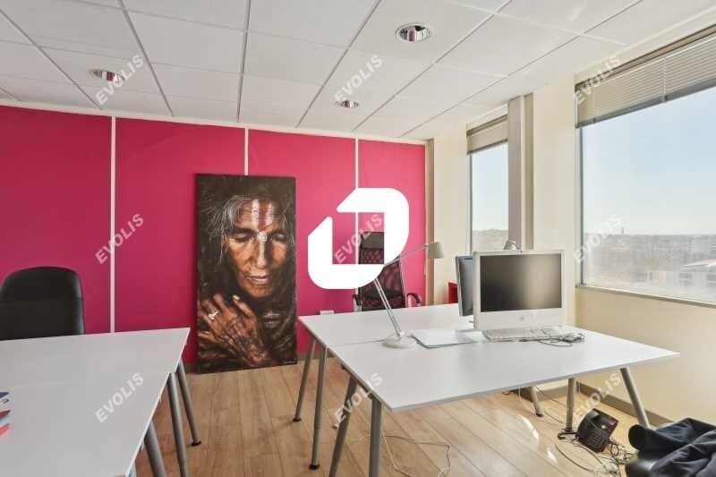 Office in Pantin for sale Interior Photo- Image 1 of 15