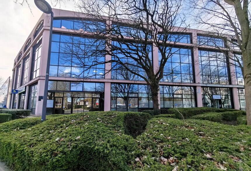 Office in Torcy to rent - Building Photo - Image 2 of 17