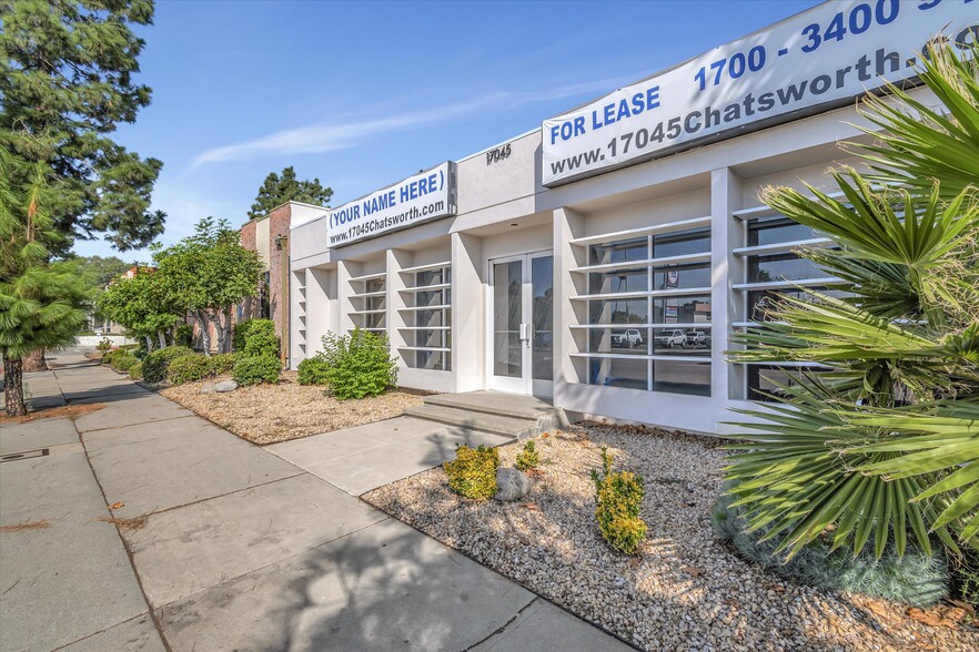 17045 Chatsworth St, Granada Hills, CA for rent - Building Photo - Image 3 of 4