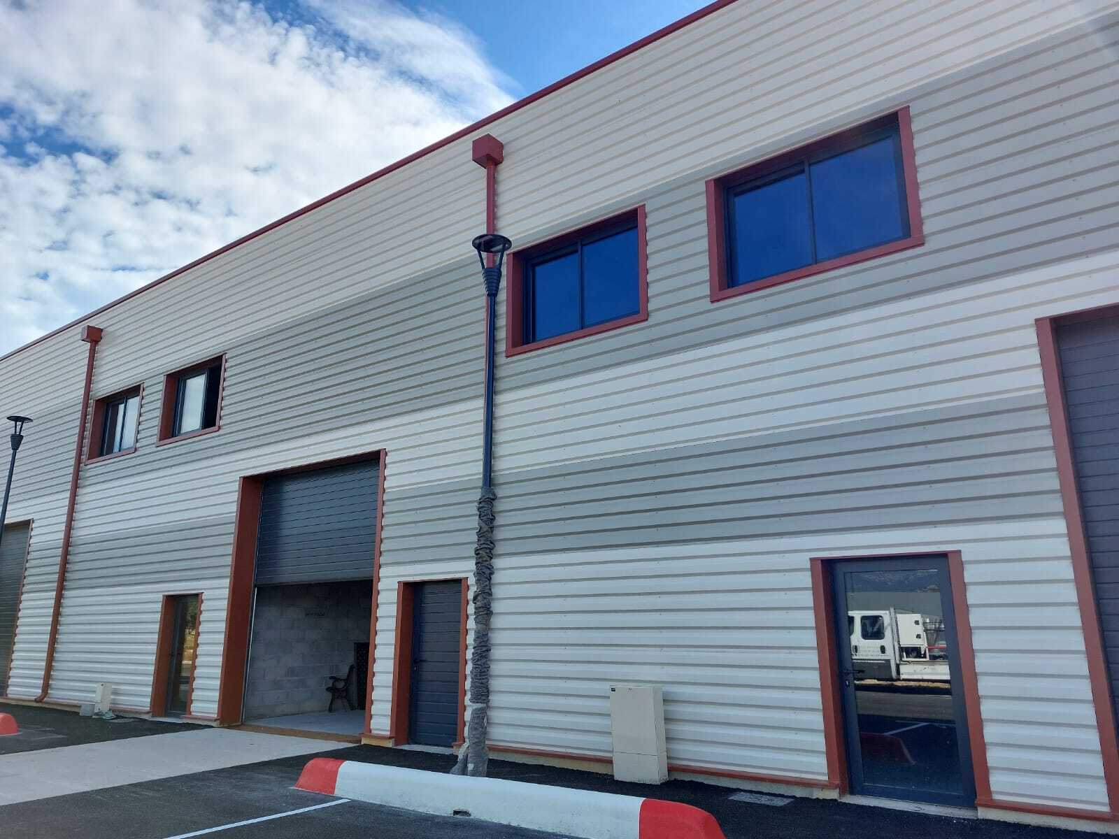 Light Industrial in Signes for sale Interior Photo- Image 1 of 7