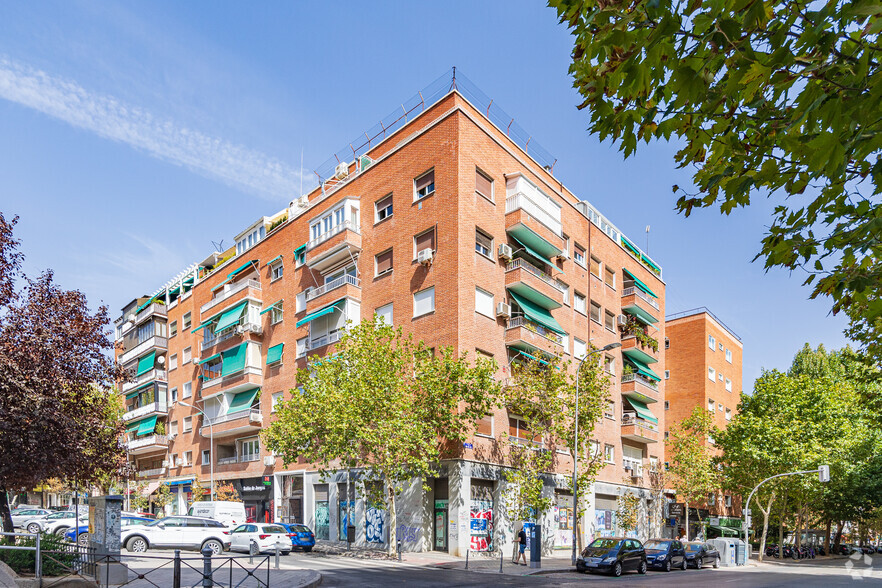 Residential in Madrid, MAD for sale - Primary Photo - Image 1 of 2