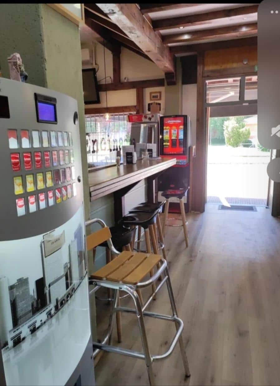 Retail in Alcalá de Henares, Madrid to rent Interior Photo- Image 1 of 7