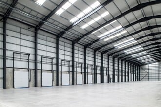 Botany Bay Business Park, Chorley to rent Interior Photo- Image 1 of 9