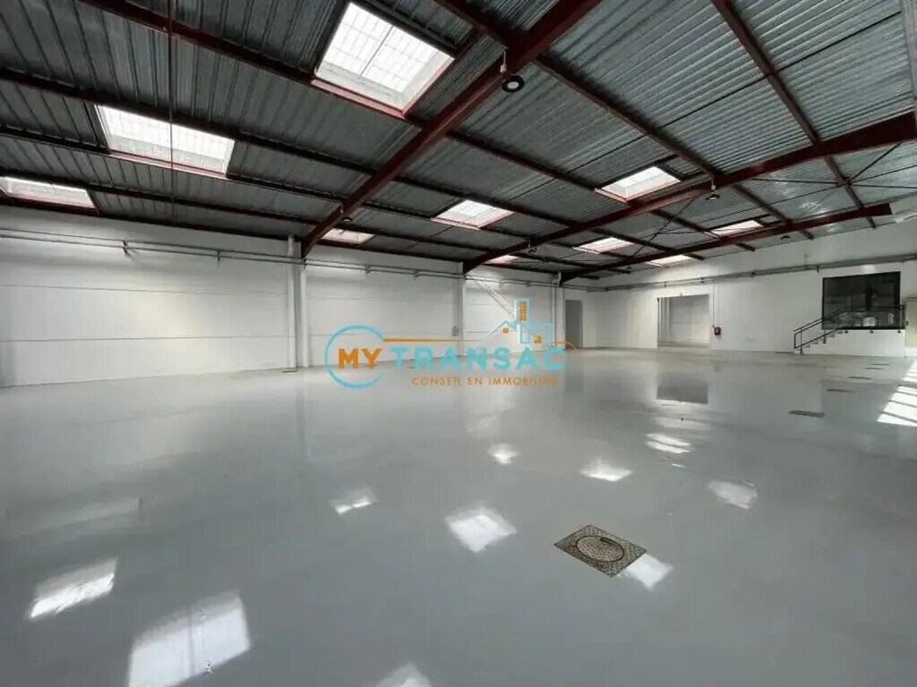 Location Local d'activités 5 707 m² - Photo 1
