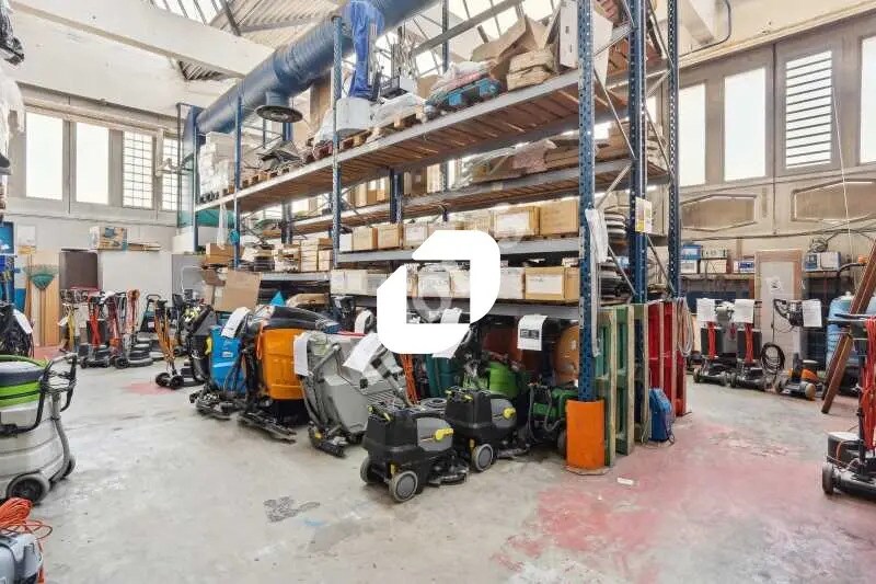 Light Industrial in Montreuil for sale - Interior Photo - Image 1 of 9