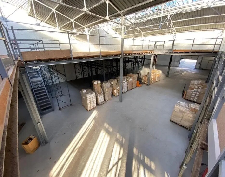 Vente Entrepôt 2 485 m² - Photo 1