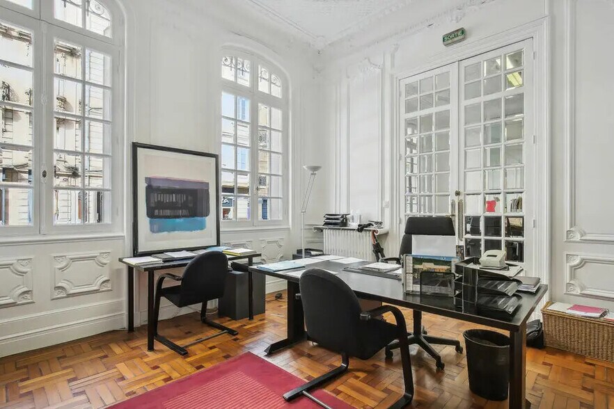 Office in Bordeaux to rent - Interior Photo - Image 2 of 7
