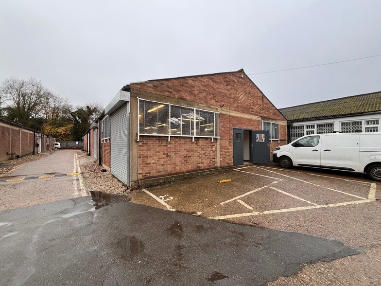 16 Mimram Rd, Hertford to rent - Building Photo - Image 3 of 20