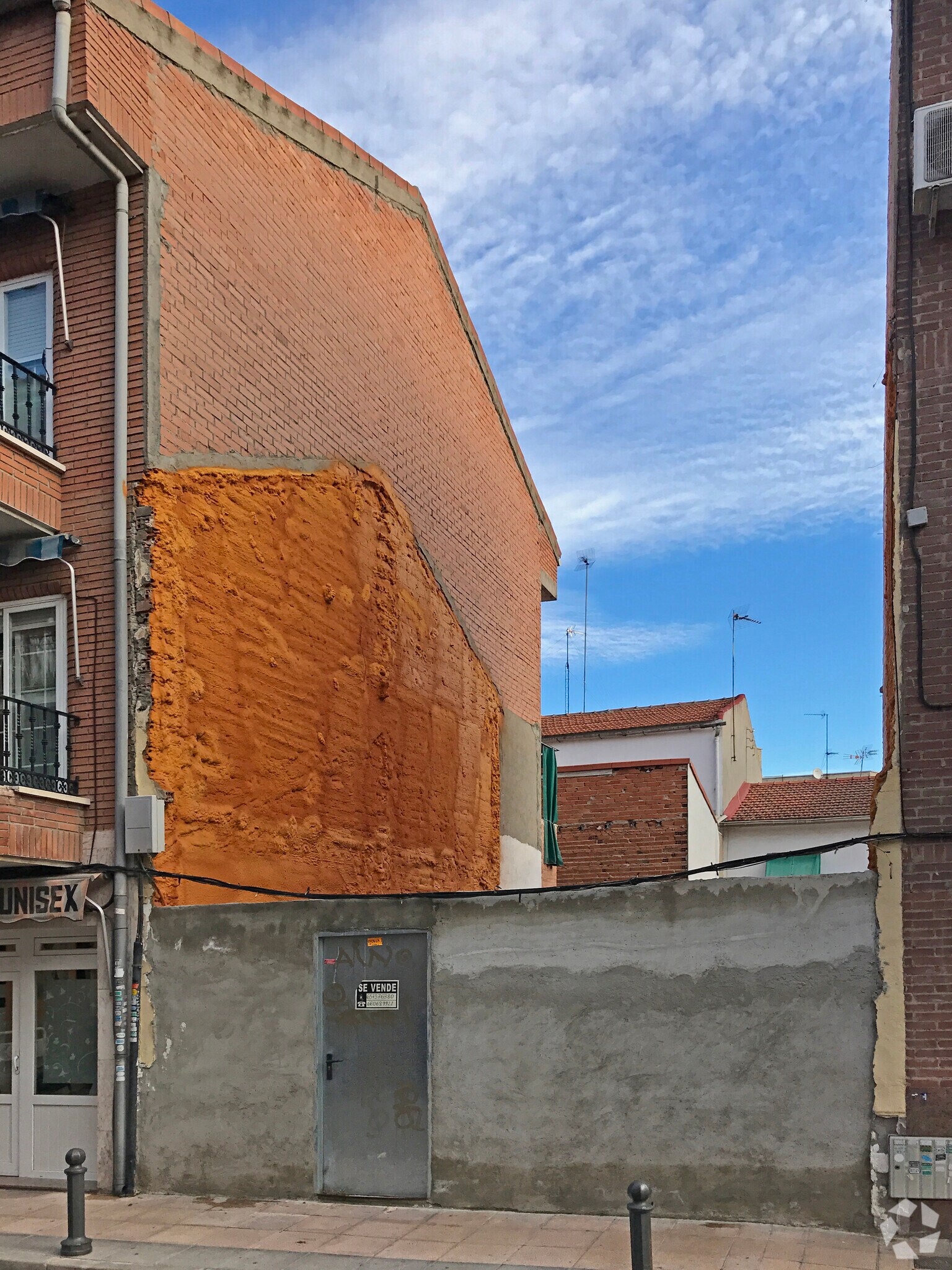 Calle de la Huerta Chica, 26, San Fernando de Henares, Madrid for sale Primary Photo- Image 1 of 3