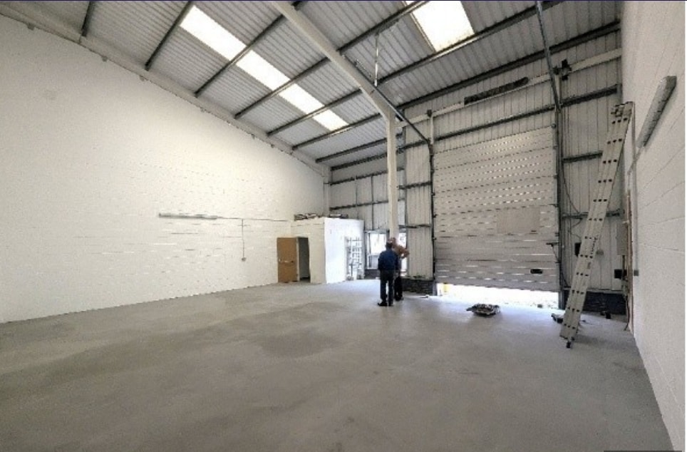 Arndale Rd, Littlehampton, WSX BN17 7GA - Unit o - - Interior Photo - Image 1 of 2