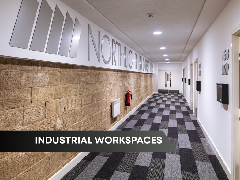 Glen Way, Brierfield to rent - Lobby - Image 3 of 32