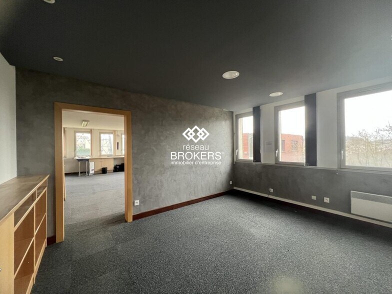 Office in Igny to rent - Interior Photo - Image 3 of 8