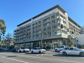 1660 E 1st St, Santa Ana, CA for rent Building Photo- Image 1 of 10