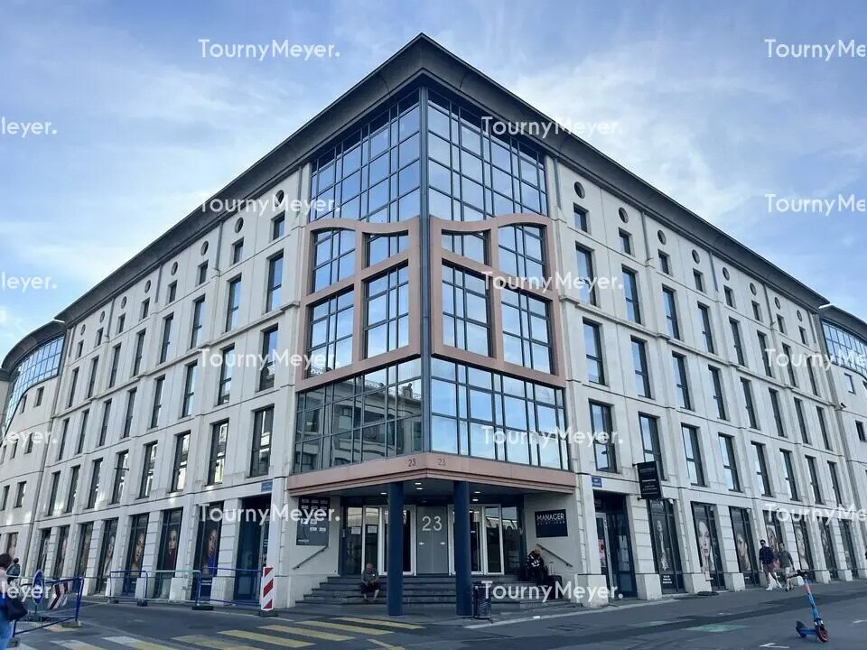 Office in Bordeaux to rent Building Photo- Image 1 of 5