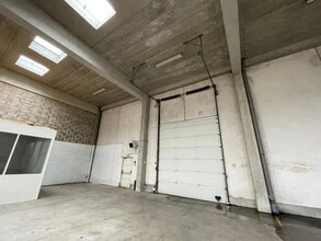 Industrial in Vitry-sur-Seine to rent Interior Photo- Image 1 of 5