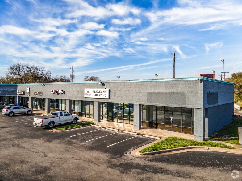 8312 Rd, Austin 78757 UK