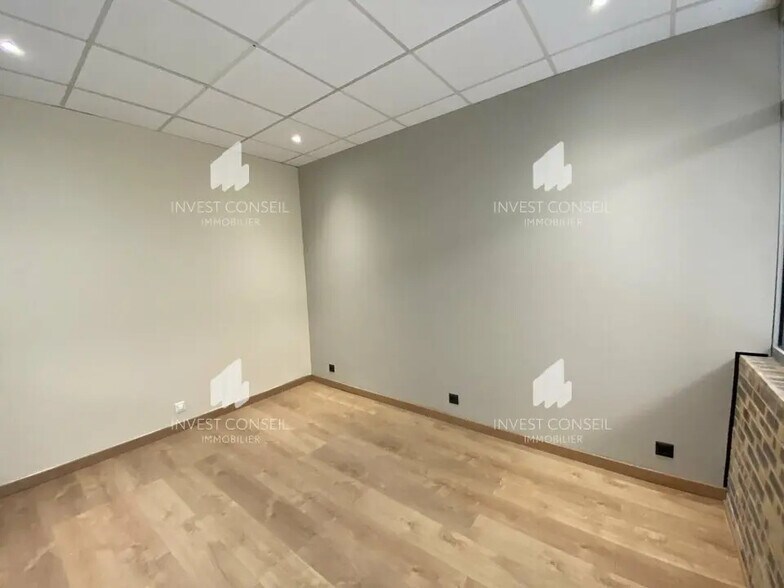 Light Industrial in Éragny to rent - Interior Photo - Image 3 of 11