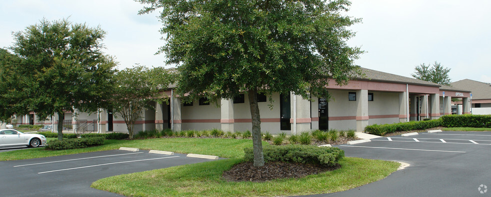 13940 SE Us Highway 441 Hwy, Lady Lake, FL for rent - Primary Photo - Image 1 of 2